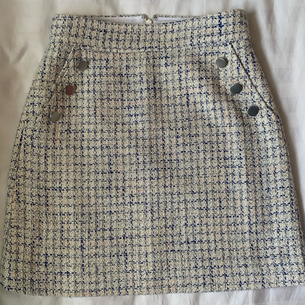 J Crew white/blue/ pale pink/silver boucle straight skirt ornamental buttons EUC